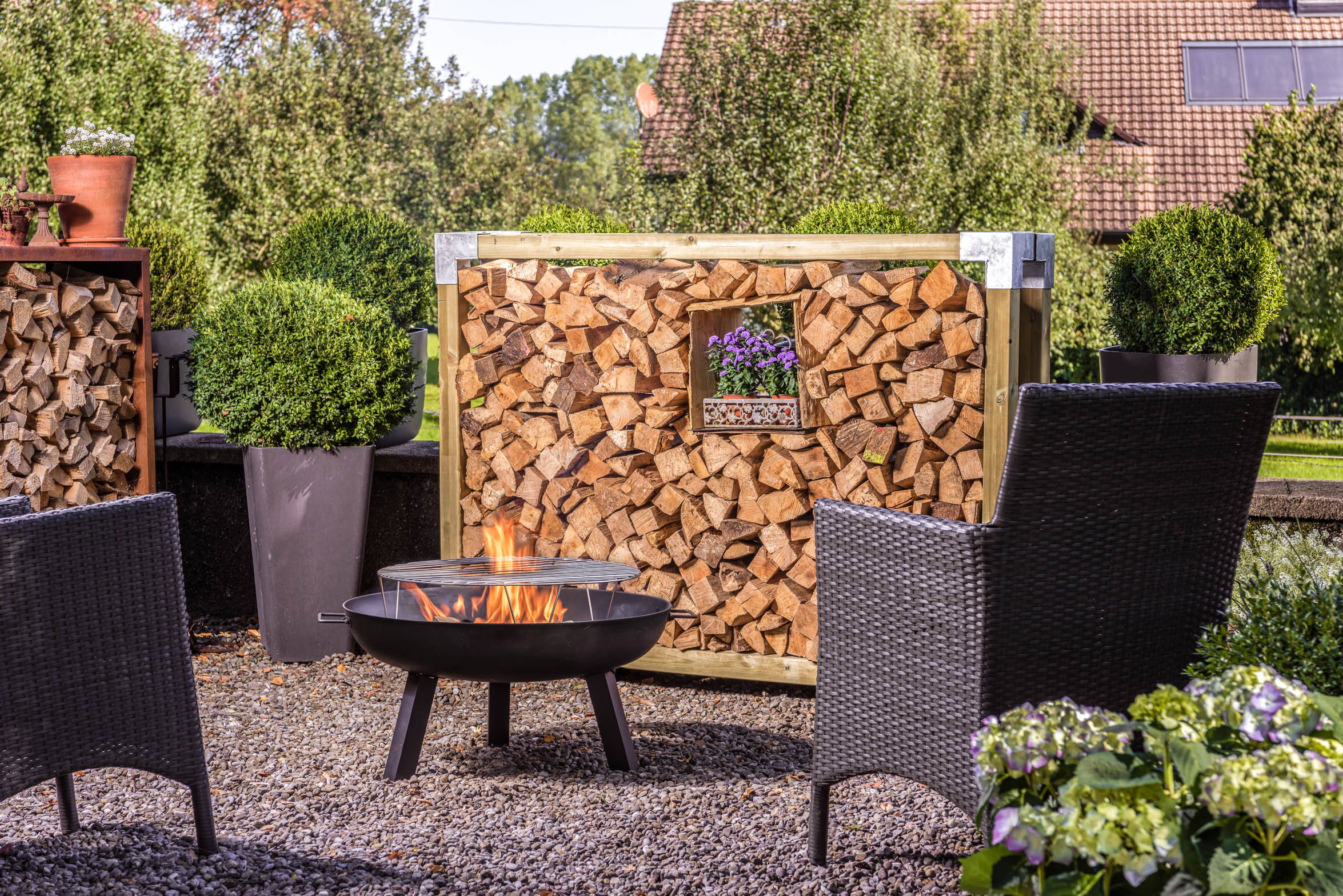 Feuerschale, Grill, Gartengrill, Brennholzregal